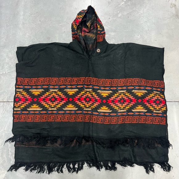 Ecualama Cutuntza Lightweight Baby Alpaca Hooded Poncho Charcoal Aztec Unisex - Picture 2 of 3